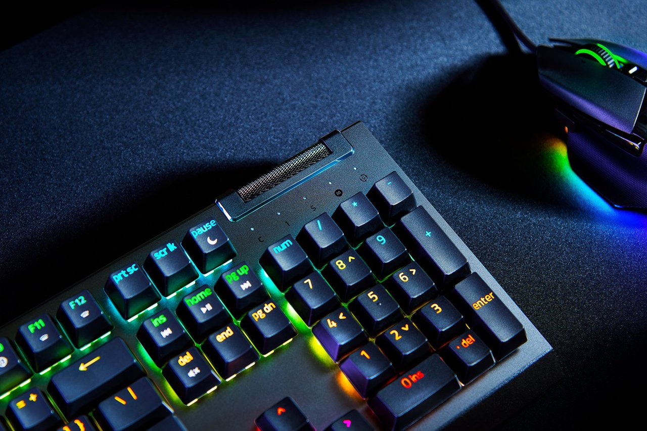 Razer BlackWidow V4 X 電競遊戲鍵盤