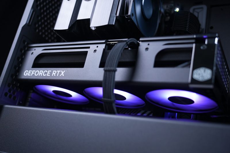 Cooler Master 客製化 GeForce RTX 5080 16GB GDDR7 OC 顯示卡