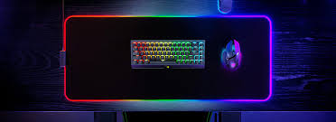 Razer Strider Chroma RGB 混合式滑鼠墊
