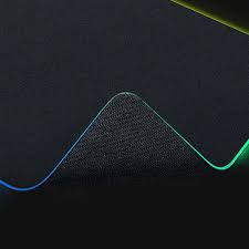 Razer Strider Chroma RGB 混合式滑鼠墊