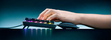 Razer Ergonomic Wrist Rest Pro For Full-sized Keyboards 鍵盤護腕墊(冷凍凝膠手枕)