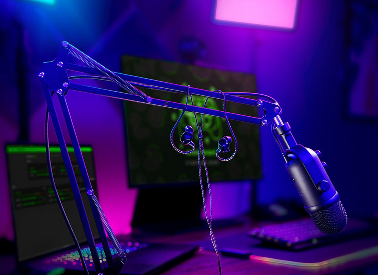 Razer Moray - Ergonomic In-ear Monitor for All-day Streaming  適合全天直播的人體工學設計入耳式監聽耳機