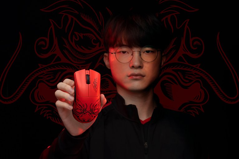 Razer DeathAdder V3 Pro 超輕無線電競滑鼠 classic base 1000Hz