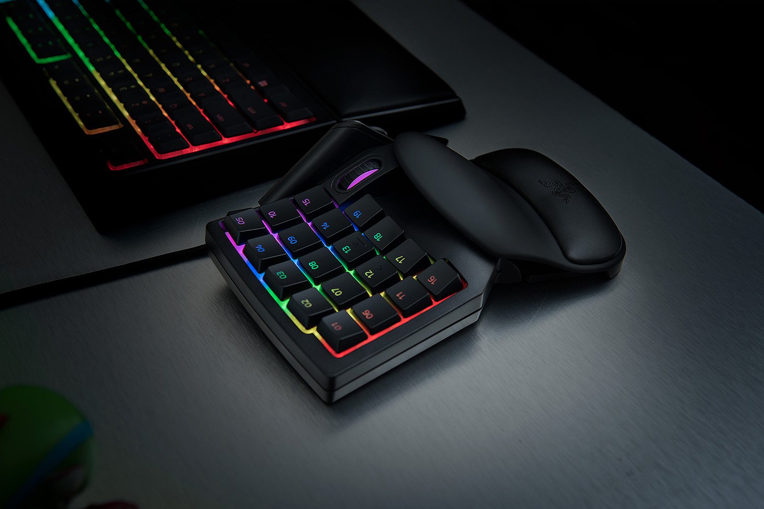RAZER Tartarus V2 機械式薄膜數字鍵盤