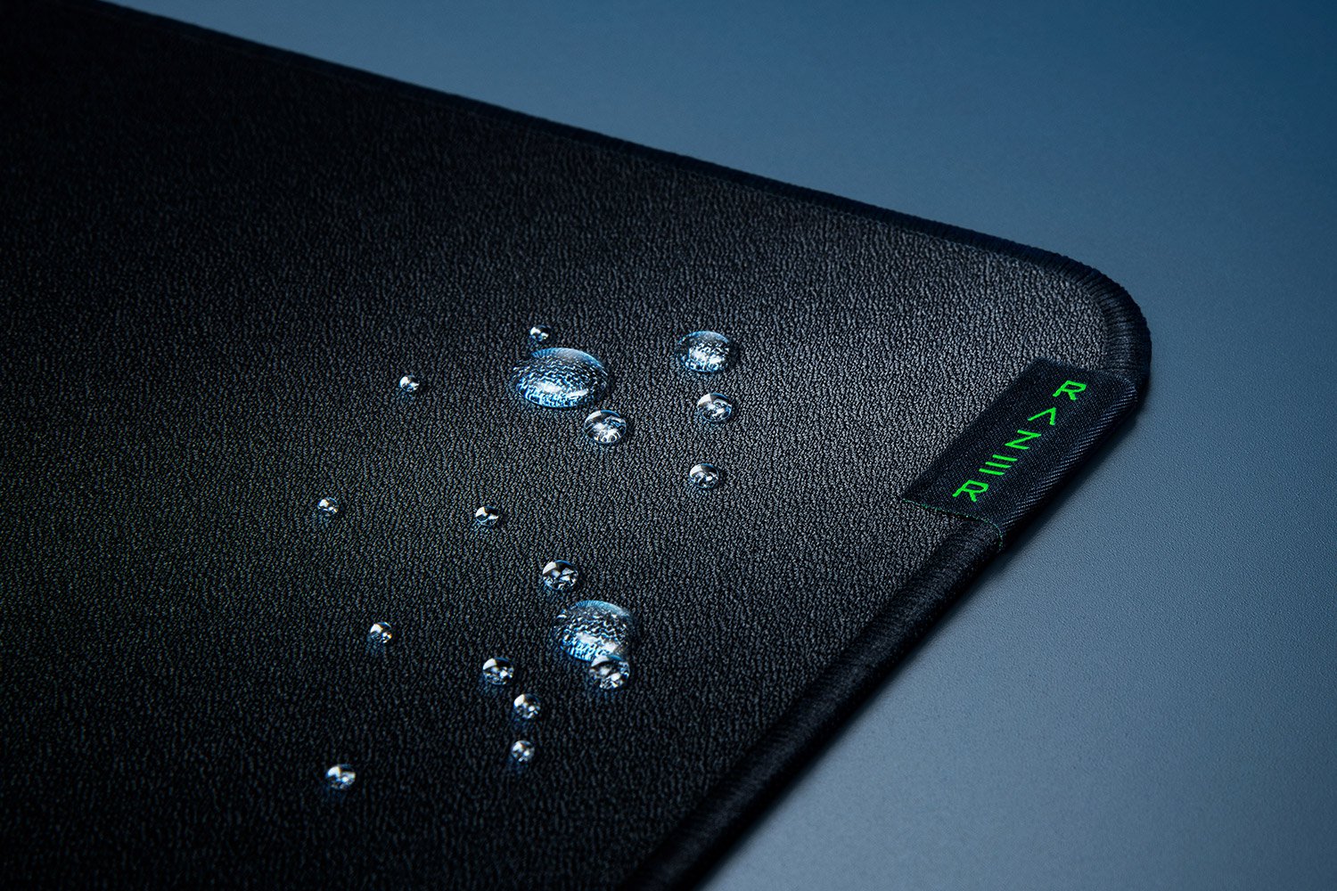 Razer Strider - Large 混合式滑鼠墊